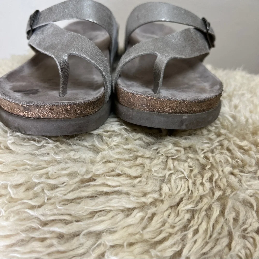 MEPHISTO HELEN Silver Sandals with Adjustable Strap. Size 40.